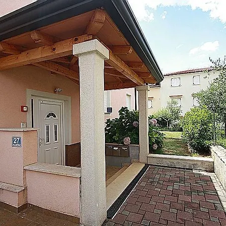 Bilic With Balcony Apartmán