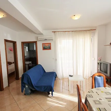 Bilic With Balcony Apartament *